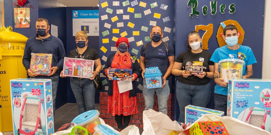 SAGULPA entrega 720 juguetes a la Casa de Galicia para que los niños mantengan la ilusión de la Navidad