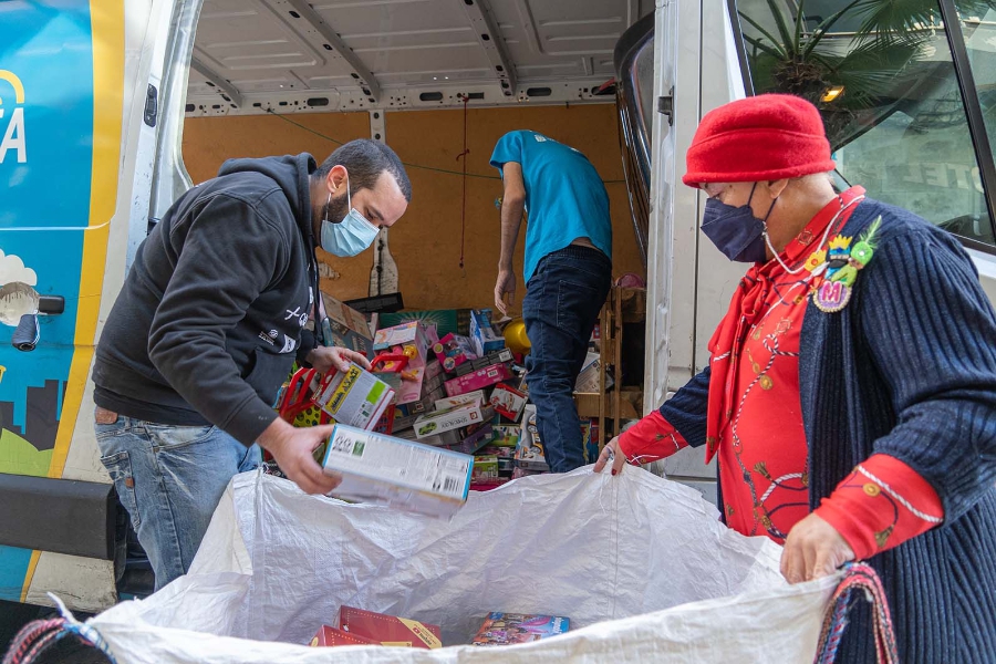 SAGULPA entrega 720 juguetes a la Casa de Galicia para que los niños mantengan la ilusión de la Navidad